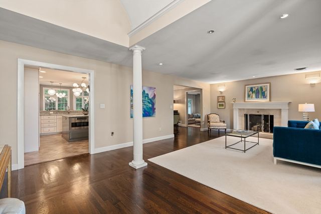 120 Cynthia Rd, Newton, MA 02459