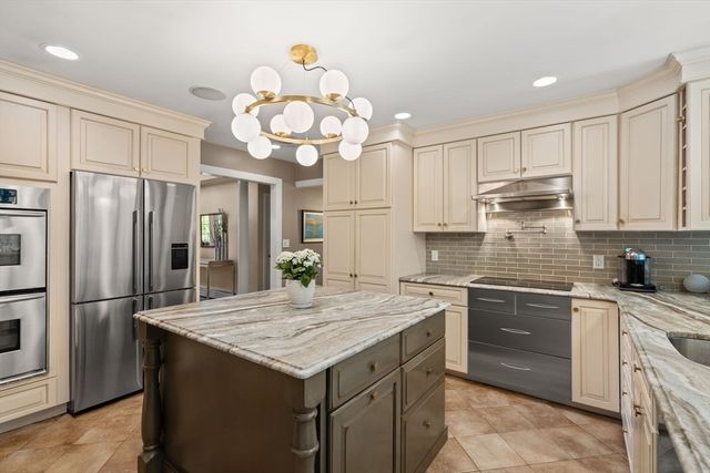 120 Cynthia Rd, Newton, MA 02459