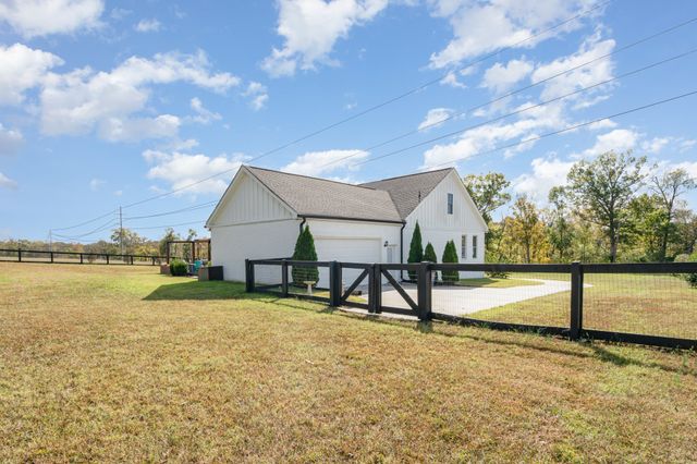 794 Brights Ln, Gallatin, TN 37066