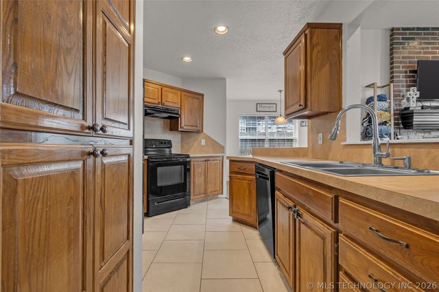 1158 E 133rd Street, Glenpool, OK 74033