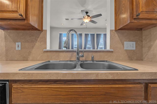 1158 E 133rd Street, Glenpool, OK 74033
