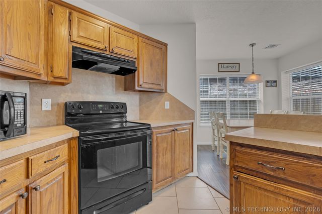 1158 E 133rd Street, Glenpool, OK 74033