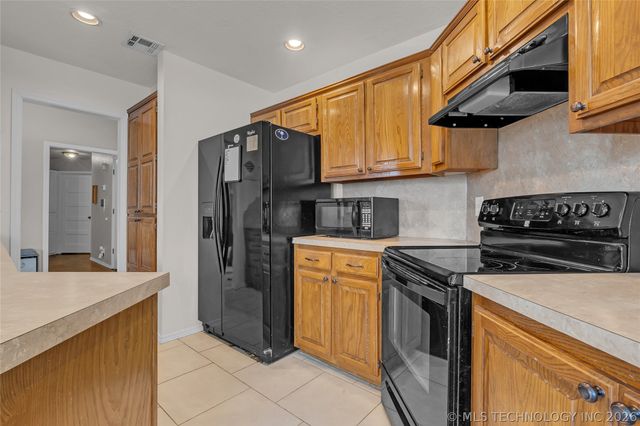 1158 E 133rd Street, Glenpool, OK 74033