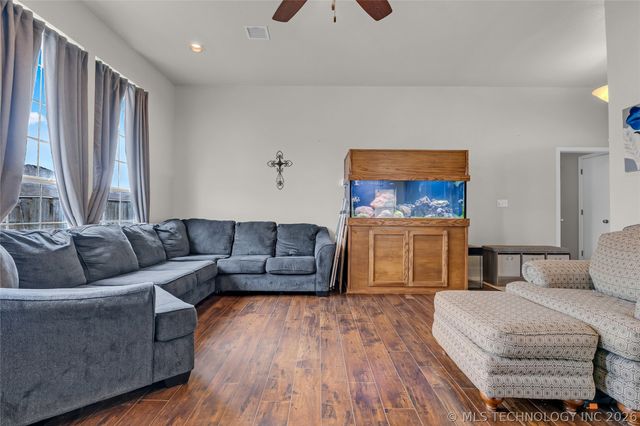 1158 E 133rd Street, Glenpool, OK 74033