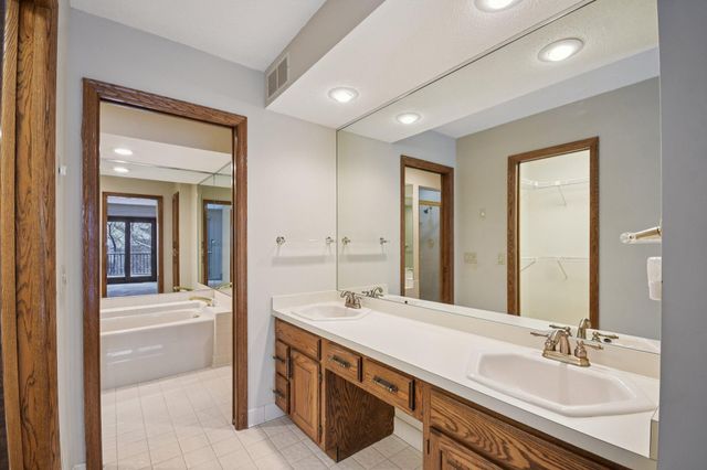 3690 Widgeon Way, Eagan, MN 55123