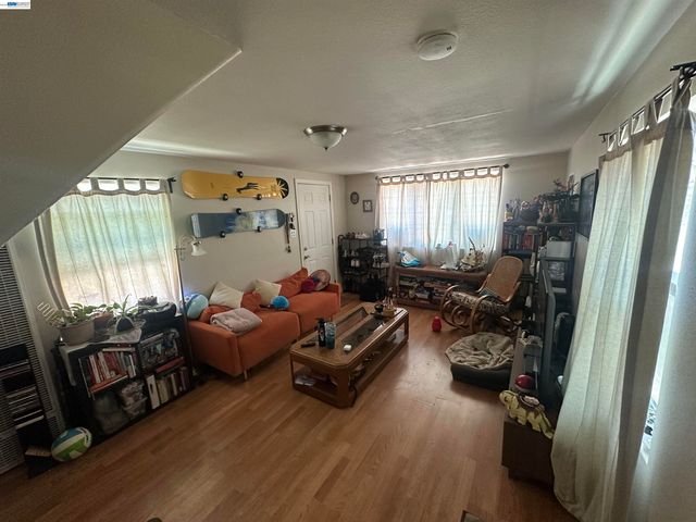 372 6TH Ave, Menlo Park, CA 94025