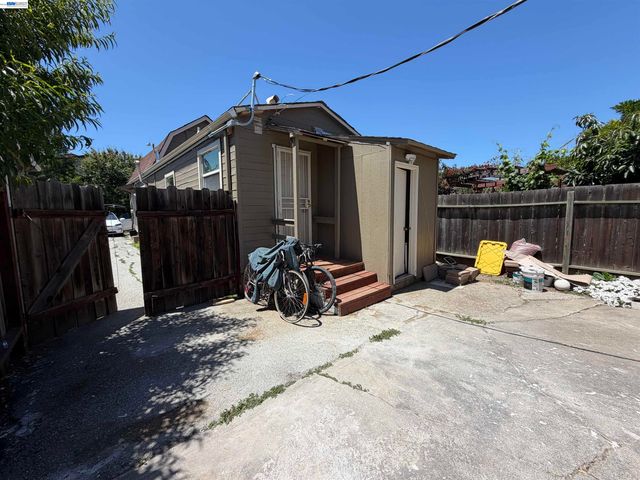 372 6TH Ave, Menlo Park, CA 94025