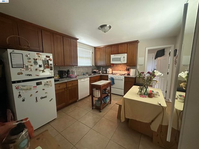 372 6TH Ave, Menlo Park, CA 94025