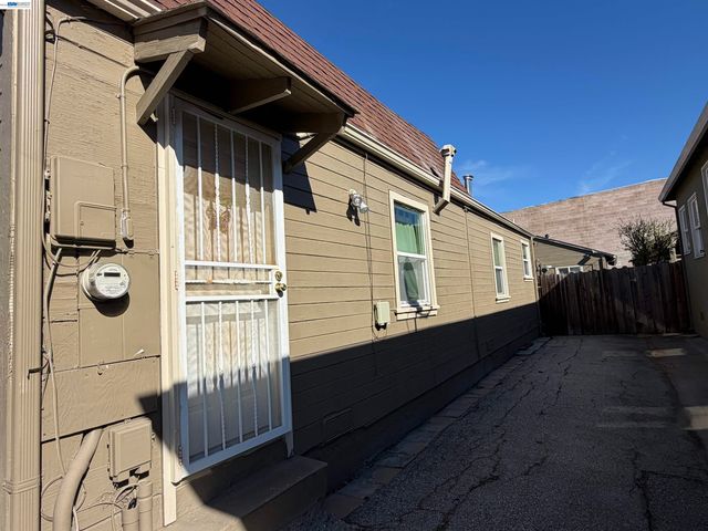 372 6TH Ave, Menlo Park, CA 94025
