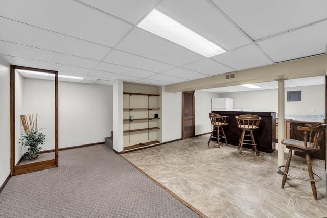 2710 6 Mile ROAD, Racine, WI 53402