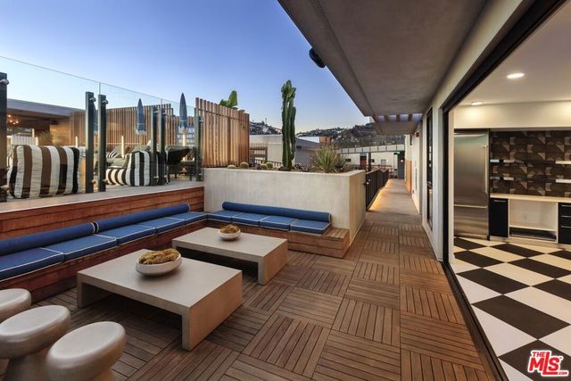 1250 N Fairfax Avenue 206, West Hollywood, CA 90046