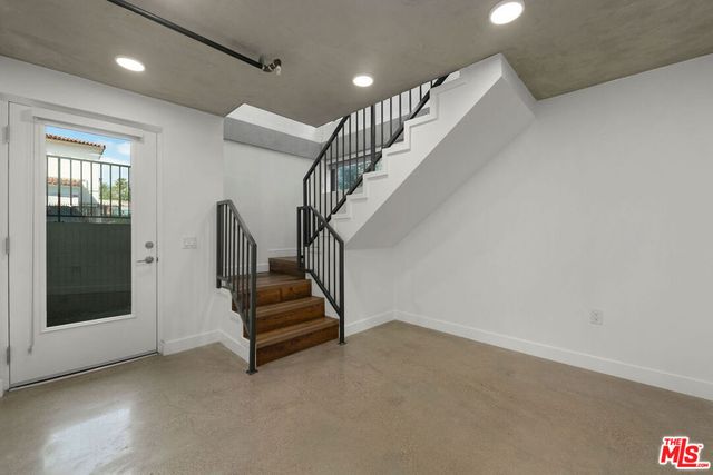 1250 N Fairfax Avenue 206, West Hollywood, CA 90046