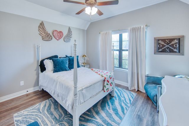 100 Prarie Grass Drive, Whitesboro, TX 76273