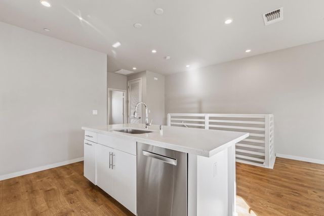 489 McClatchy Way, Sacramento, CA 95818