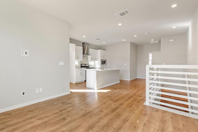 489 McClatchy Way, Sacramento, CA 95818