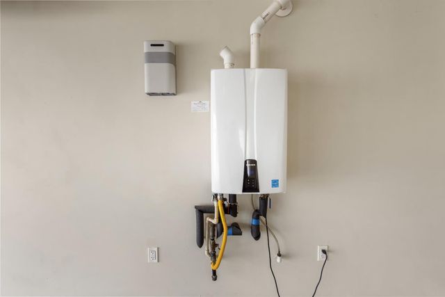 489 McClatchy Way, Sacramento, CA 95818