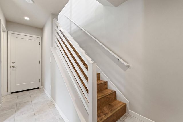 489 McClatchy Way, Sacramento, CA 95818