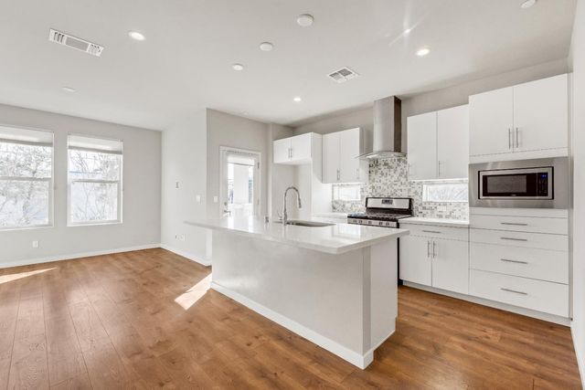 489 McClatchy Way, Sacramento, CA 95818