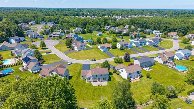 1154 Sweet Creek Circle, Webster, NY 14580