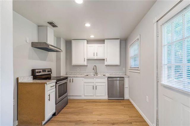 60 Oak Street, Mobile, AL 36608