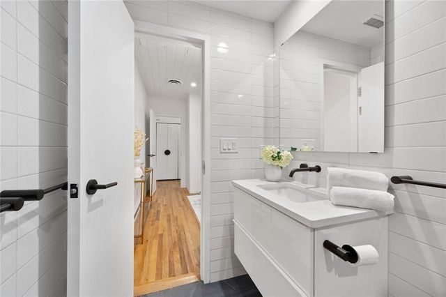 3235 Roswell Road NE 703, Atlanta, GA 30305