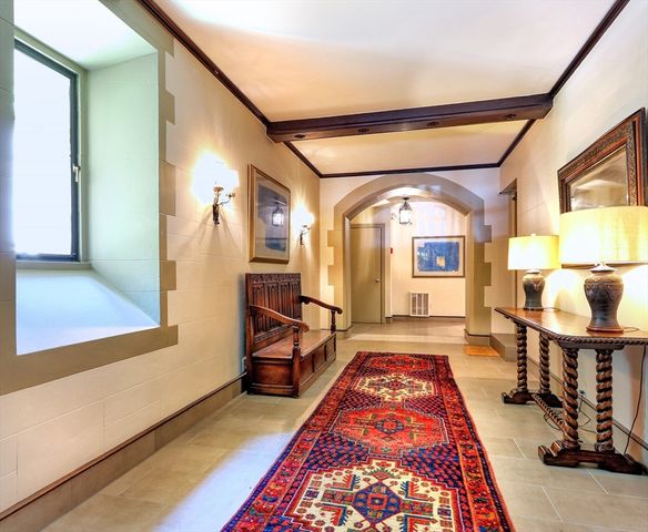 27 Chestnut 4C, Boston, MA 02108