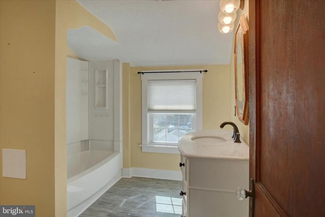 315 MEADE AVE, Hanover, PA 17331