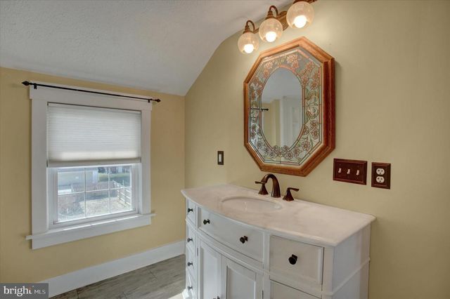 315 MEADE AVE, Hanover, PA 17331