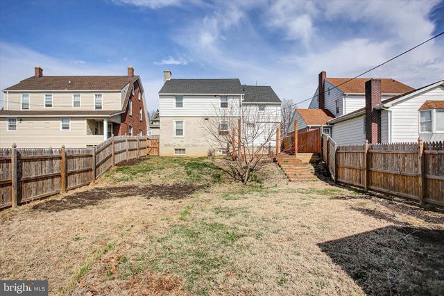 315 MEADE AVE, Hanover, PA 17331