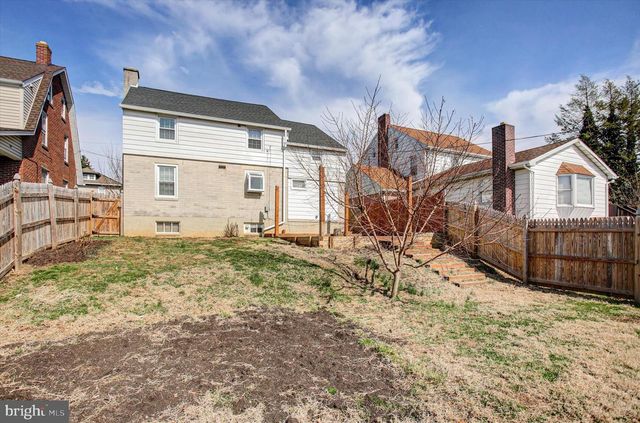 315 MEADE AVE, Hanover, PA 17331