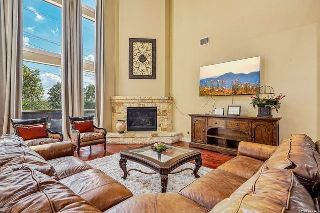 406 Pueblo Pintado, Helotes, TX 78023
