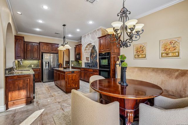 406 Pueblo Pintado, Helotes, TX 78023