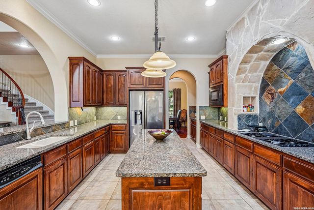 406 Pueblo Pintado, Helotes, TX 78023