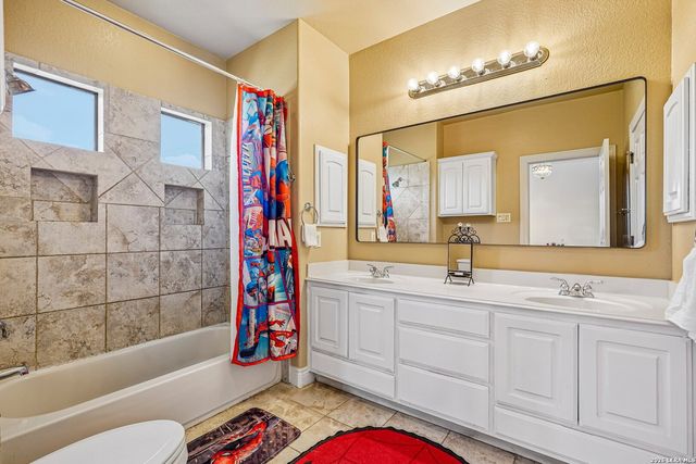 406 Pueblo Pintado, Helotes, TX 78023