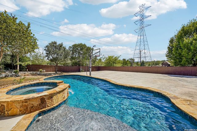 406 Pueblo Pintado, Helotes, TX 78023