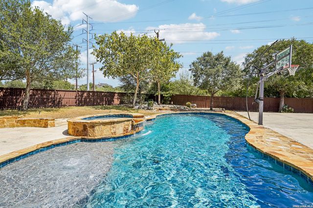 406 Pueblo Pintado, Helotes, TX 78023