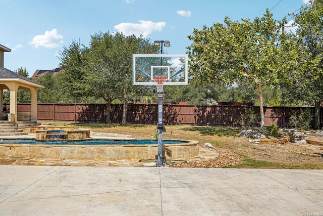 406 Pueblo Pintado, Helotes, TX 78023