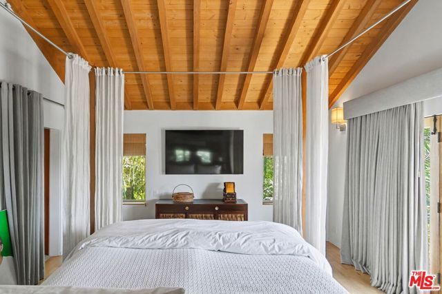 420 Alta Avenue, Santa Monica, CA 90402