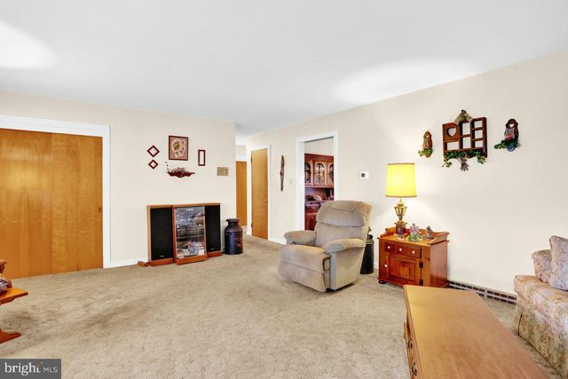 130 DRIES RD, Reading, PA 19605