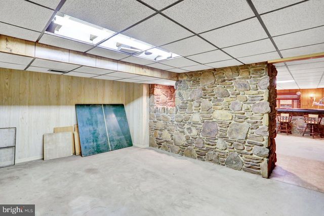 130 DRIES RD, Reading, PA 19605