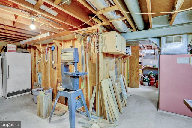 130 DRIES RD, Reading, PA 19605