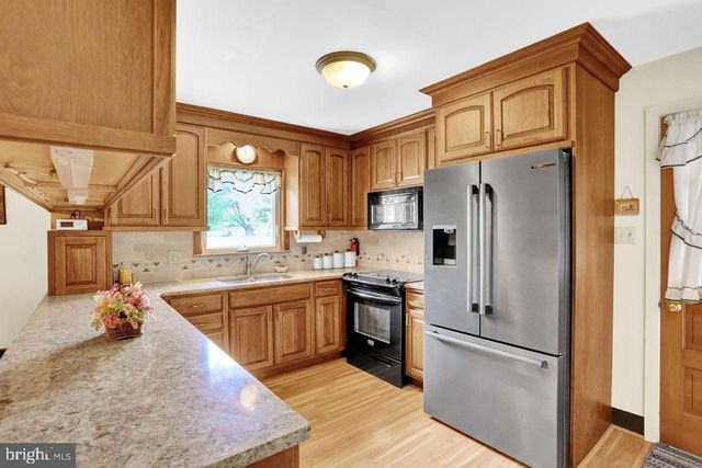 130 DRIES RD, Reading, PA 19605