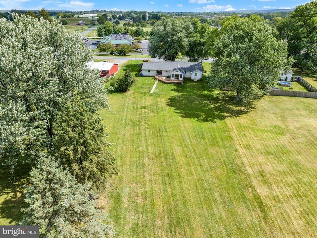 130 DRIES RD, Reading, PA 19605