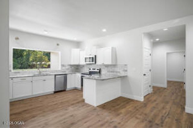 17 Builders Lane, Anderson, MO 64831