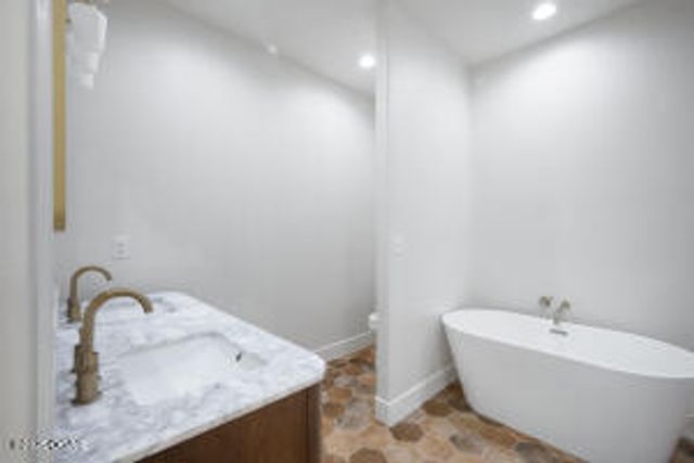 17 Builders Lane, Anderson, MO 64831