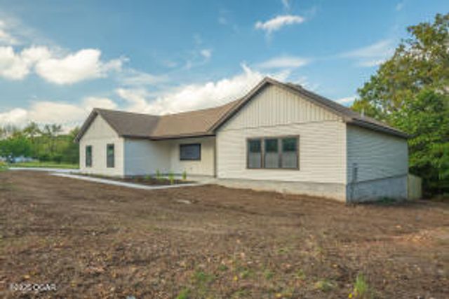 17 Builders Lane, Anderson, MO 64831