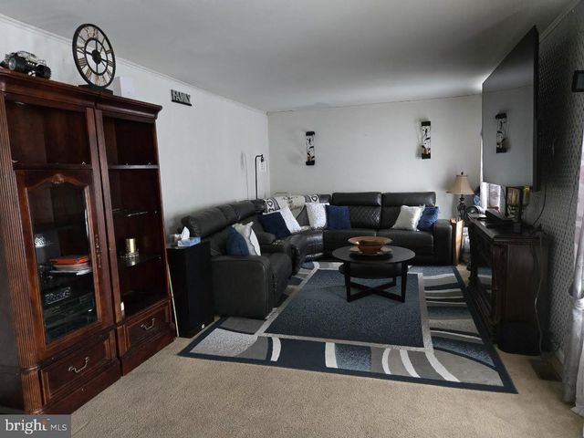 250 E BRAEBURN DR, Smyrna, DE 19977