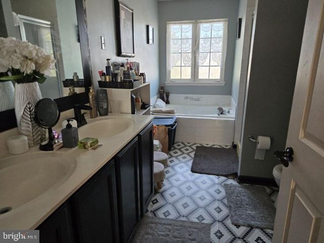 250 E BRAEBURN DR, Smyrna, DE 19977