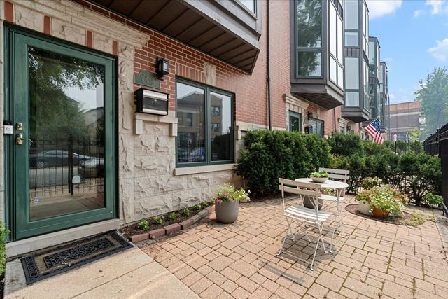 2009 N Hoyne Avenue, Chicago, IL 60647