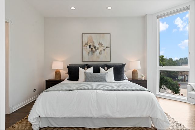 2009 N Hoyne Avenue, Chicago, IL 60647